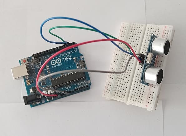 Schéma de câblage de la carte Arduino UNO avec le capteur HC-SR04